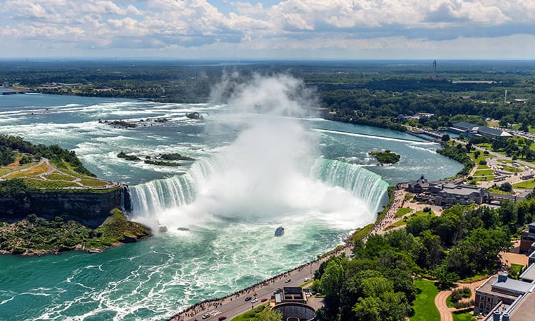 آشنایی با جاذبه های گردشگری تورنتو کانادا